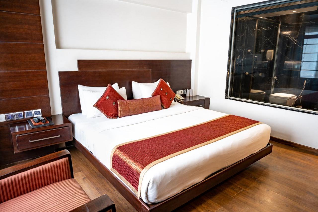 Hotel Godwin Deluxe -Near New Delhi Railway Station - Paharganj Dış mekan fotoğraf