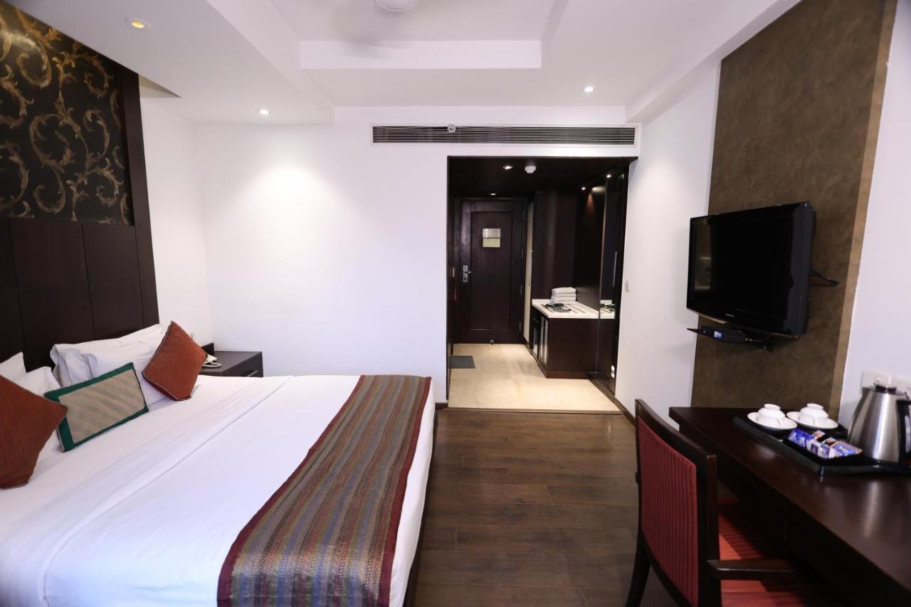 Hotel Godwin Deluxe -Near New Delhi Railway Station - Paharganj Dış mekan fotoğraf