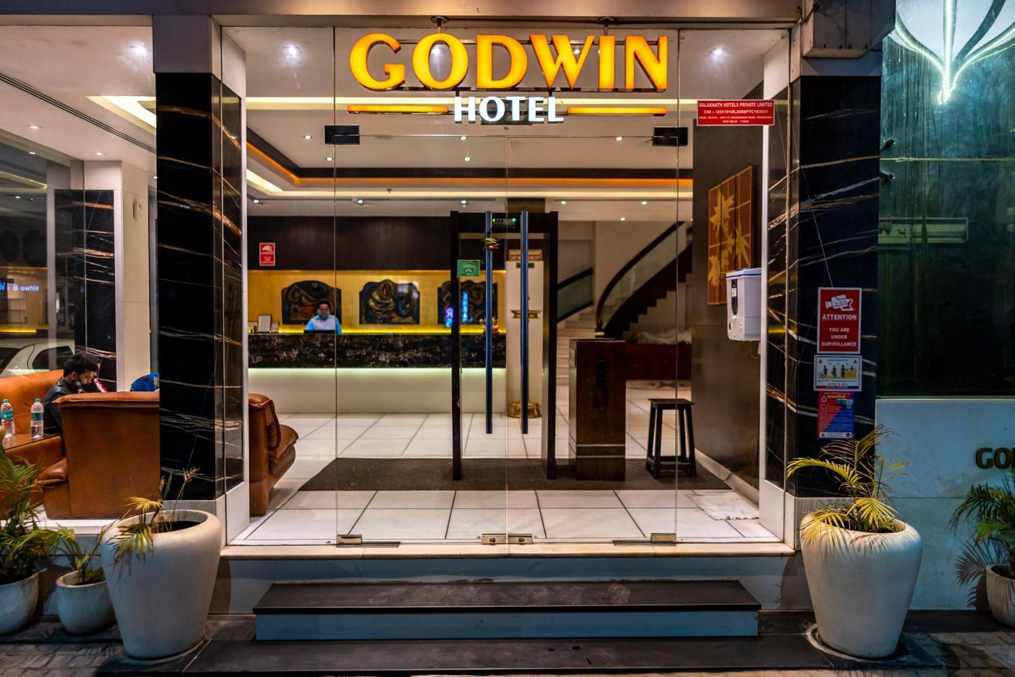 Hotel Godwin Deluxe -Near New Delhi Railway Station - Paharganj Dış mekan fotoğraf