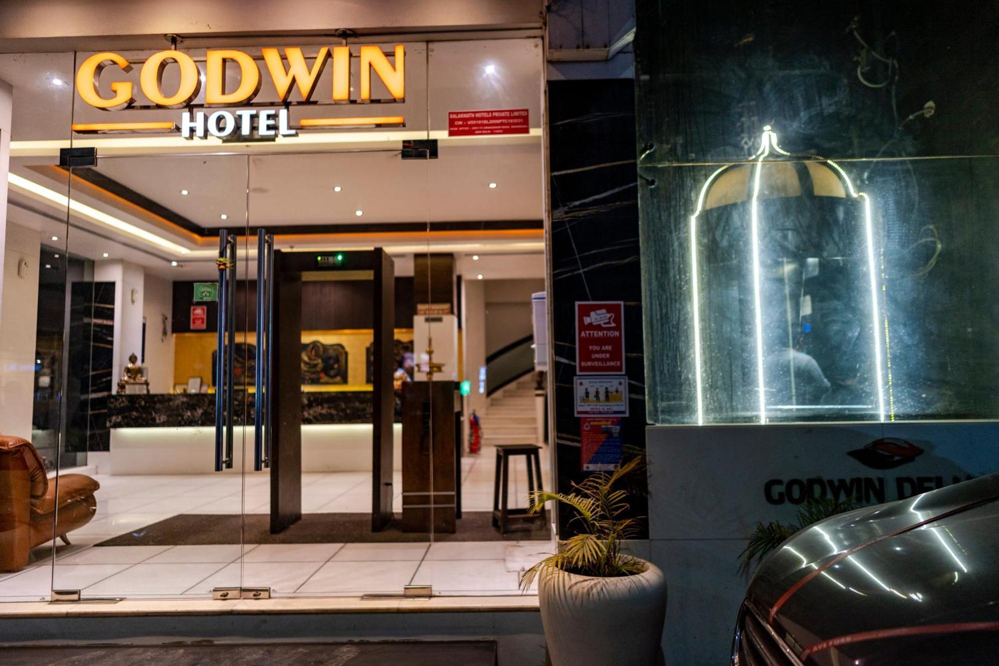 Hotel Godwin Deluxe -Near New Delhi Railway Station - Paharganj Dış mekan fotoğraf